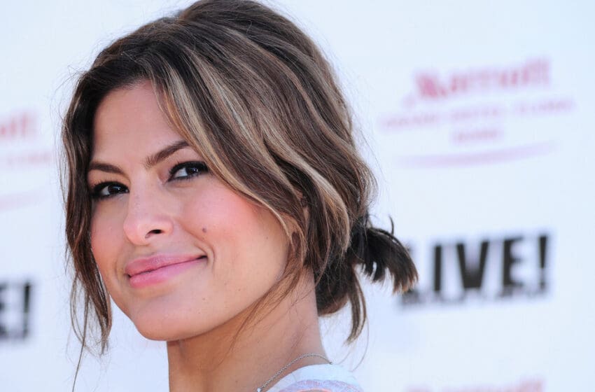  Eva Mendes Sports A Gold Ring After Accidentally Saying She’s Married To Ryan Gosling