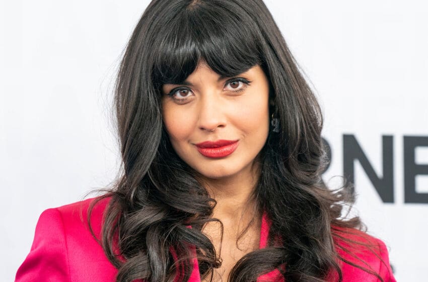  Jameela Jamil’s Ongoing Fight Against Ehlers-Danlos Syndrome And Her Openness About Her Unrealistic Elasticity