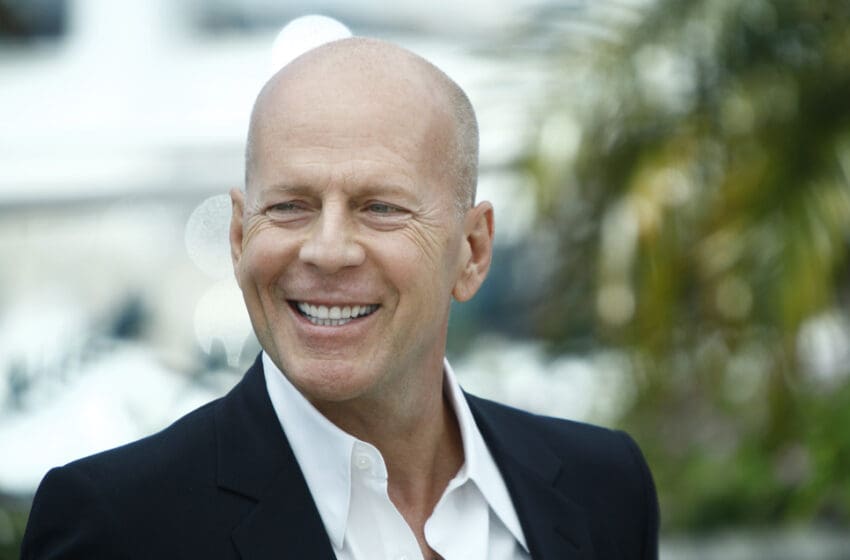  Bruce Willis’ “Blended Family” Is His Best Shot Against Devastating Brain Condition