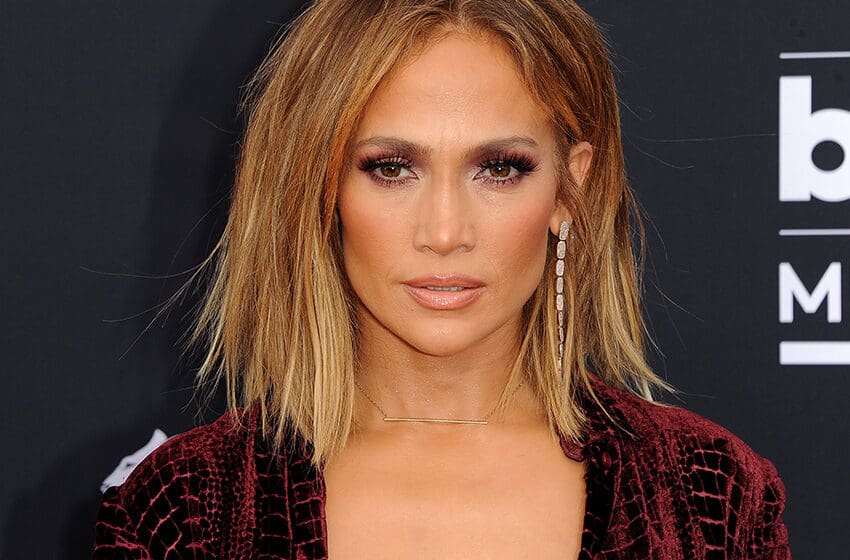  Jennifer Lopez Talks About The “Emotional Transition” Of Blending Her Family With Ben Affleck’s