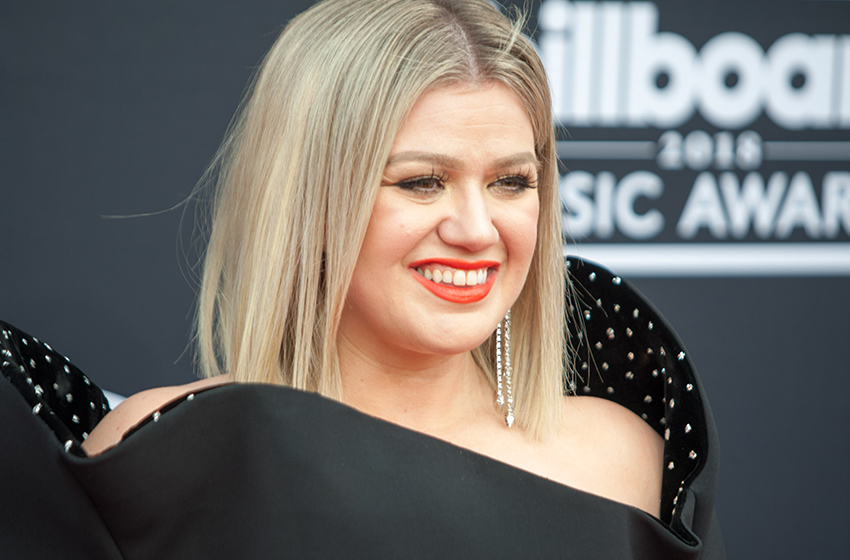  Kelly Clarkson Opens Up About Her Divorce And Letting Her Light Shine