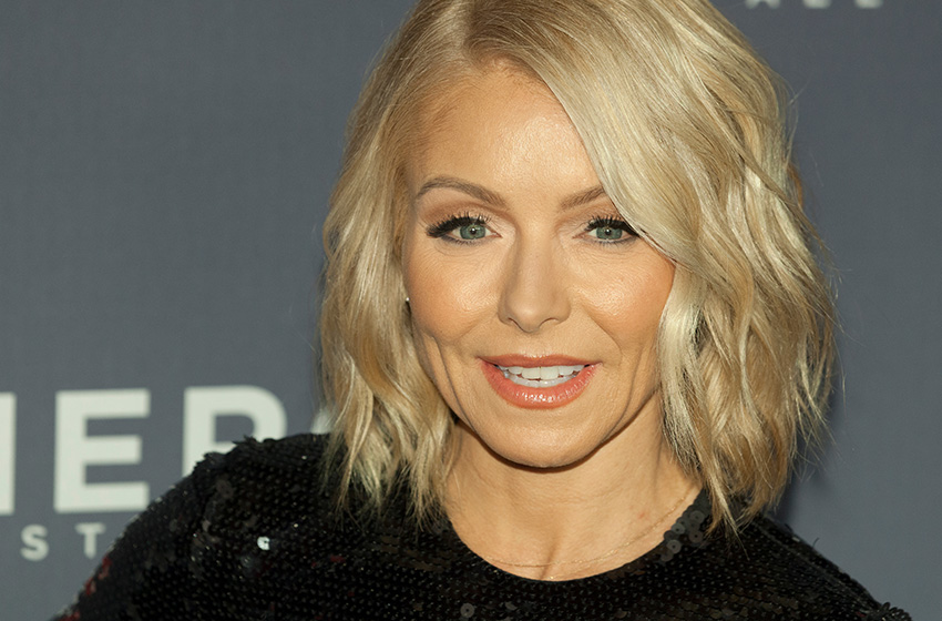  Kelly Ripa’s Hilarious Wardrobe Mishap Causes A Stir On Morning Show