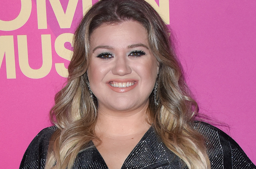  A Mother’s Heartache: Kelly Clarkson’s Children Ask If She Doesn’t Love Their Daddy Anymore