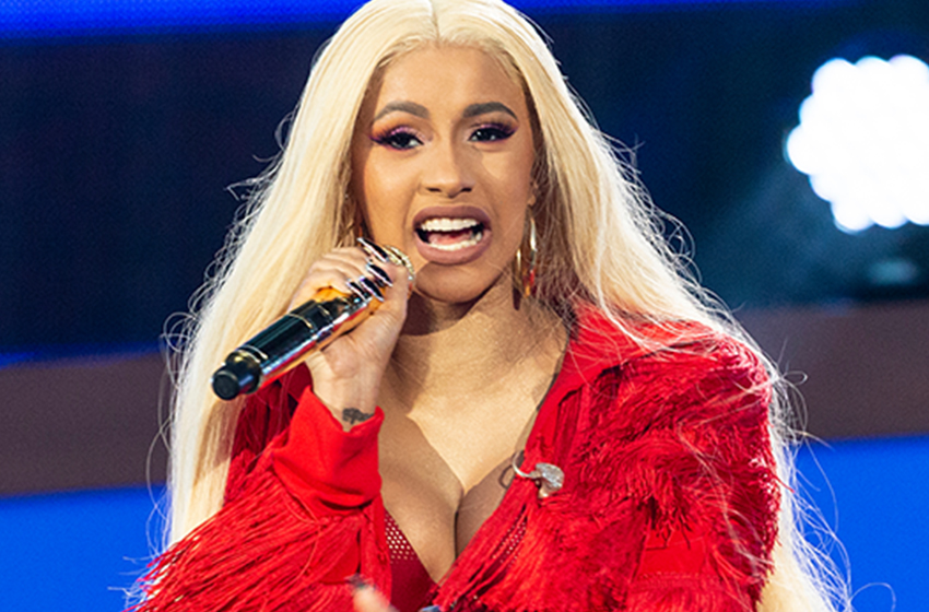  Cardi B Fiercely Reacts As She Joins List Of  Artists Targeted By Thrown Objects