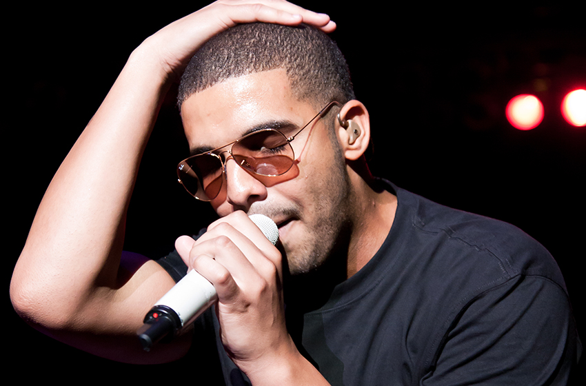  Drake Asks Fans To Keep Bras On During Weekend Performance