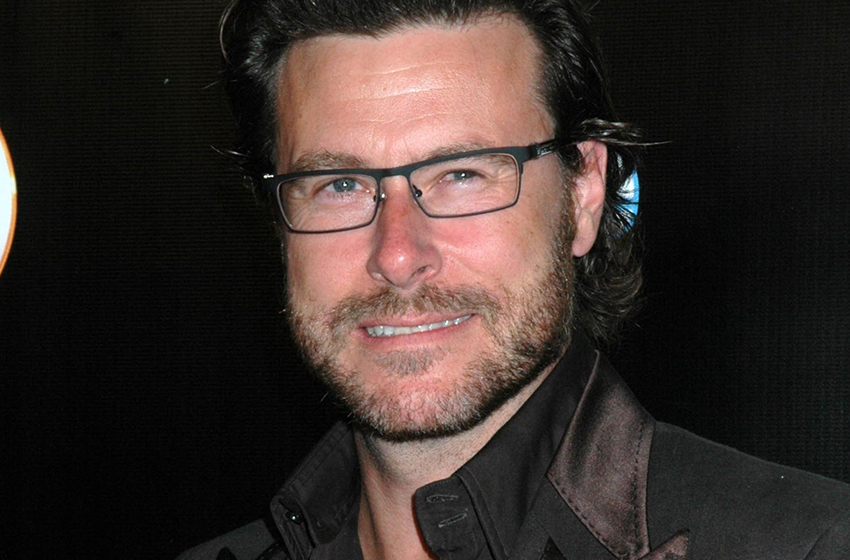  Dean McDermott Seen With New Girlfriend Amid Divorce With Tori Spelling