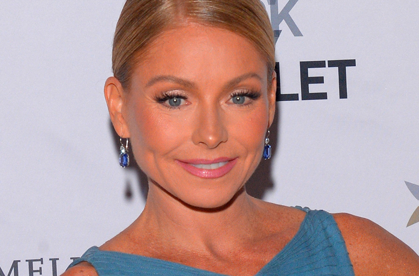  Kelly Ripa Embraces Menopause In Podcast And Shatters Taboos