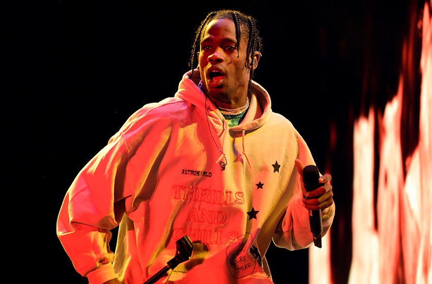  Travis Scott Almost Falls During NYC Concert