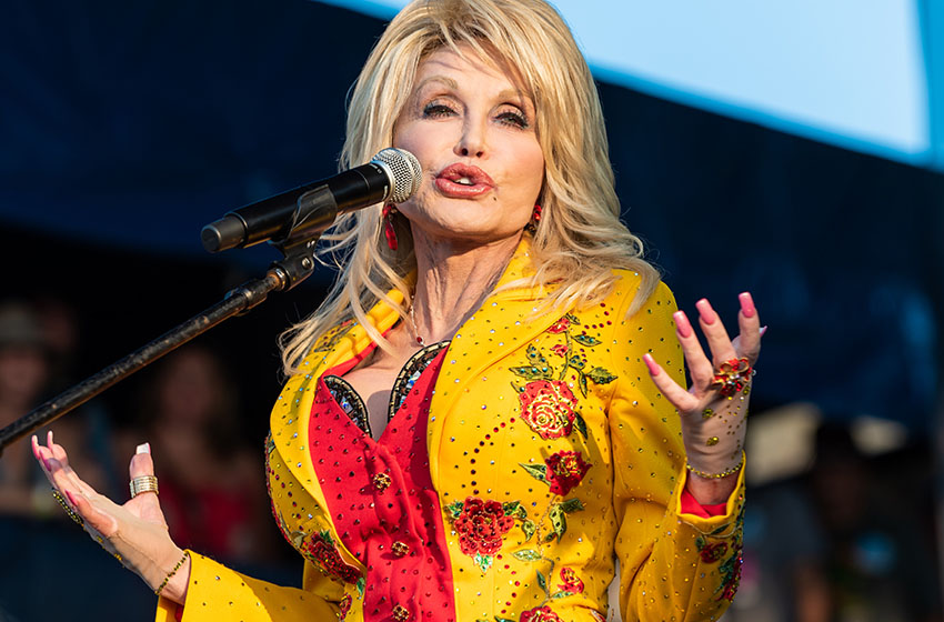  Dolly Parton Celebrates 78th Birthday With Surprise Music Release