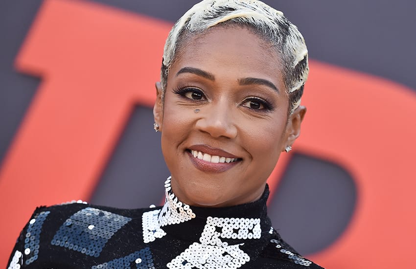  Tiffany Haddish Reunites With The Teacher Who Taught Her To Read, Shares Emotional Moment