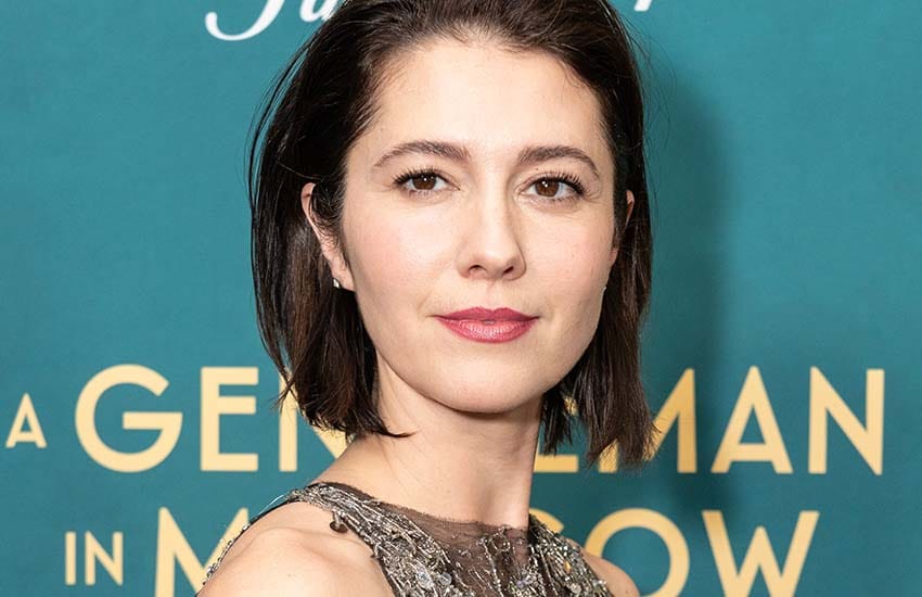  Mary Elizabeth Winstead Reflects On How She Reunited With Ewan McGregor On-Screen In “A Gentleman In Moscow”