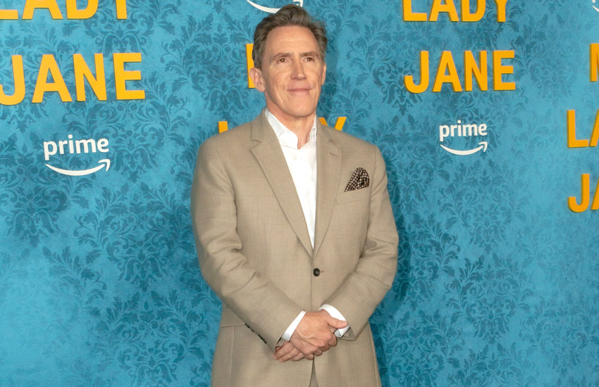  Rob Brydon Gets Emotional Over Final “Gavin and Stacey” Script: “Moved to Tears”