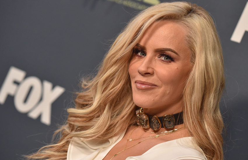  Why Jenny McCarthy Had To Ditch Her Wedding Dress After A Romantic Garden Mishap