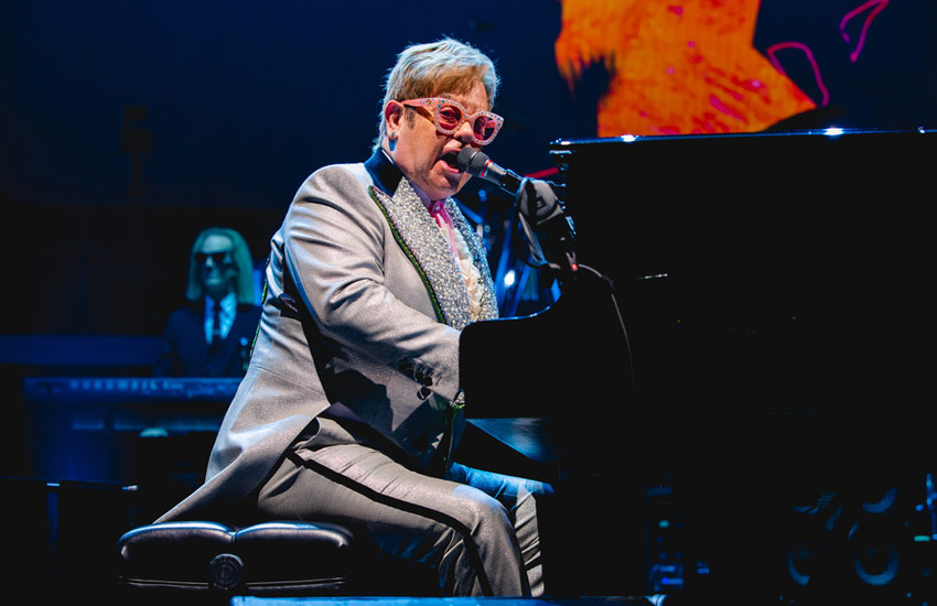  Elton John Reveals Vision Struggles After Severe Eye Infection