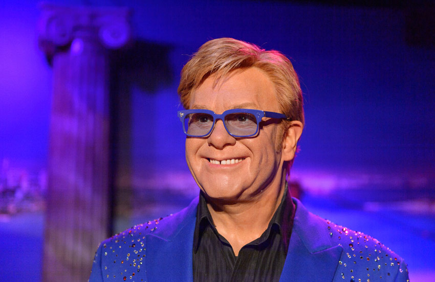  Elton John Reflects On Health, Lists Missing Organs: “But I’m Still Here”