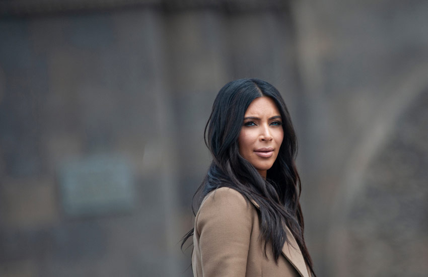  Kim Kardashian Spills On Kris Jenner’s “Frustrating” Grandma Style