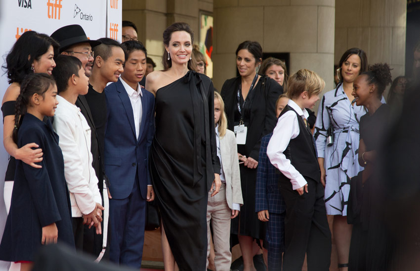  Angelina Jolie Reveals Son Maddox Is Now A Certified Pilot