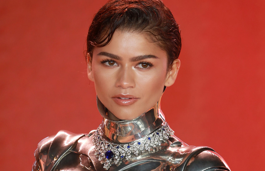  Zendaya Sparks Buzz With A ‘T’ Tattoo And A Dazzling Ring At The Golden Globes