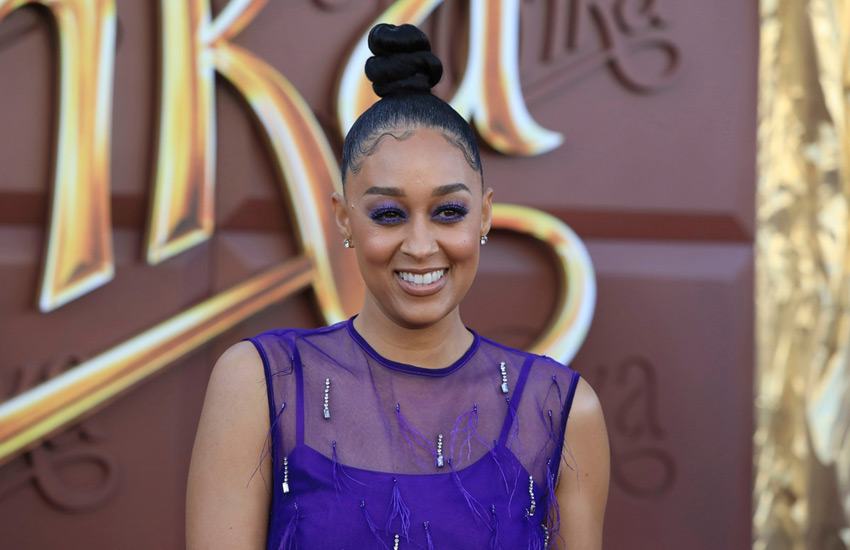  Tia Mowry Relives The Moment Beyoncé Sang Her Song On Stage