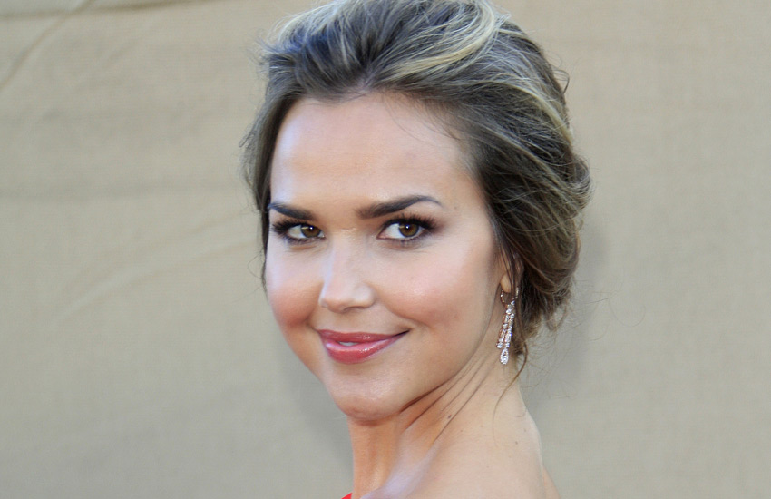Vampire Diaries Stars Arielle Kebbel And Zach Roerig Go Public With Real-Life Romance