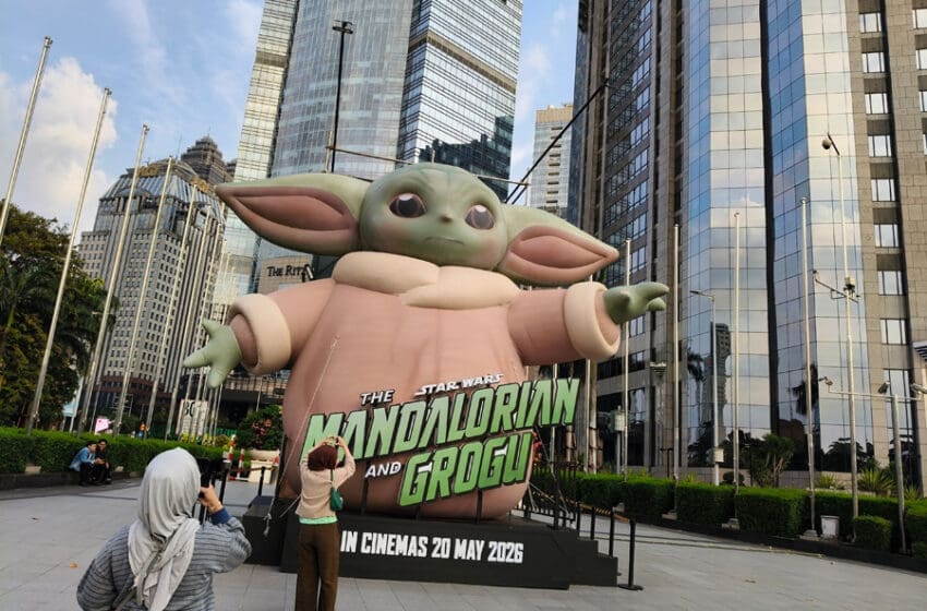 Star Wars Returns to the Big Screen with “The Mandalorian and Grogu”